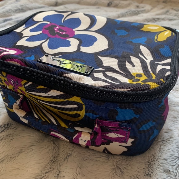 Vera Bradley Lunchbox - Picture 5 of 6